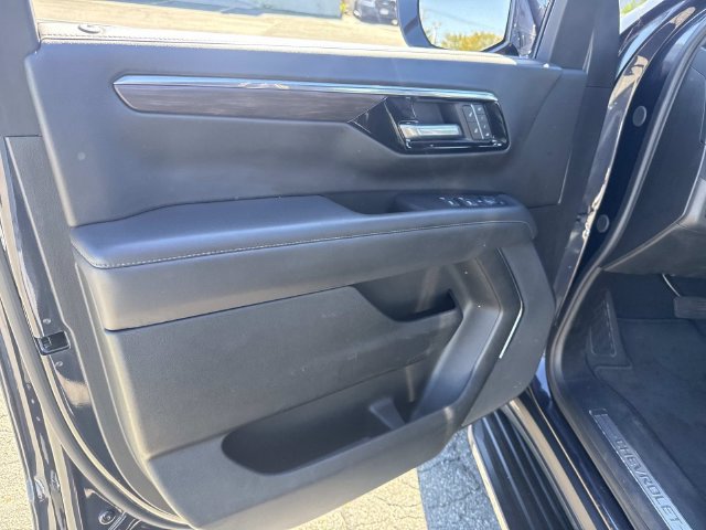 Used 2025 Chevrolet Tahoe LT AWD/4WD image 18