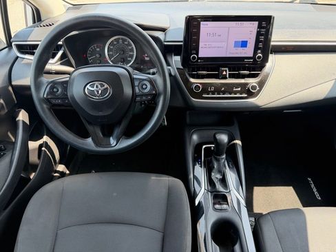 Used 2022 Toyota Corolla LE FWD image 16
