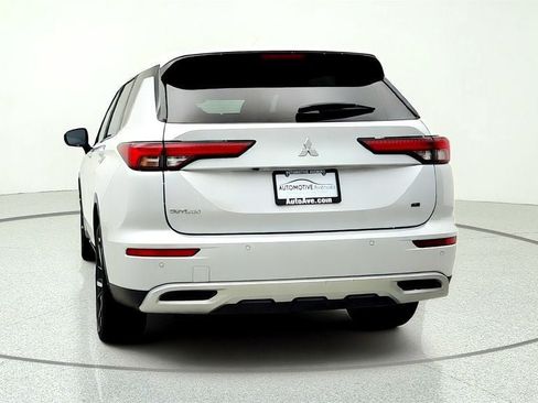 Used 2024 Mitsubishi Outlander SE Black Edition FWD image 6