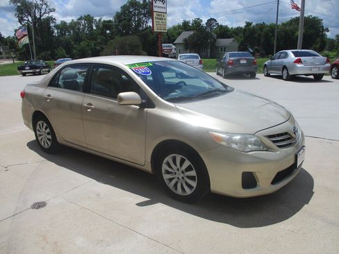 Used 2013 Toyota Corolla LE FWD image 17