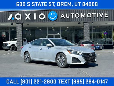 Used 2023 Nissan Altima 2.5 SV FWD image 1
