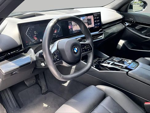 Used 2024 BMW 530i w/ Premium Package RWD image 18