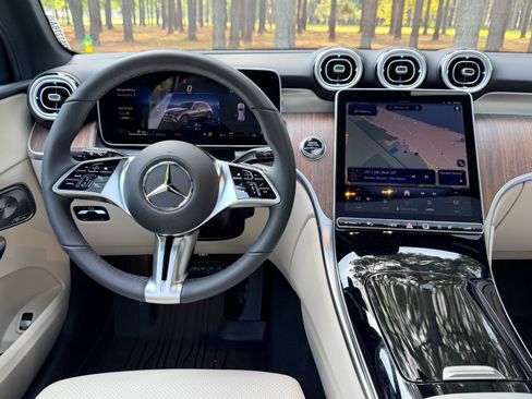 Certified 2026 Mercedes-Benz GLC 300 image 3