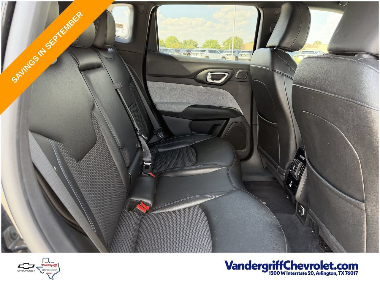 Used 2025 Jeep Compass Latitude w/ Sun & Sound Group AWD/4WD image 29