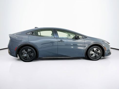 Used 2025 Toyota Prius Plug-In Hybrid image 10