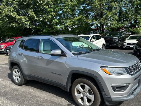Used 2020 Jeep Compass Latitude w/ Popular Equipment Group AWD/4WD image 4