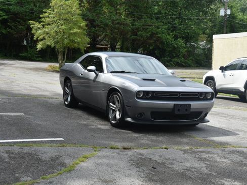 Used 2015 Dodge Challenger R/T w/ Quick Order Package 22B R/T RWD image 9