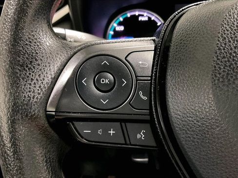 Used 2021 Toyota RAV4 LE image 19