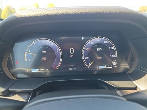 Used 2025 Jeep Grand Cherokee Limited RWD image 15