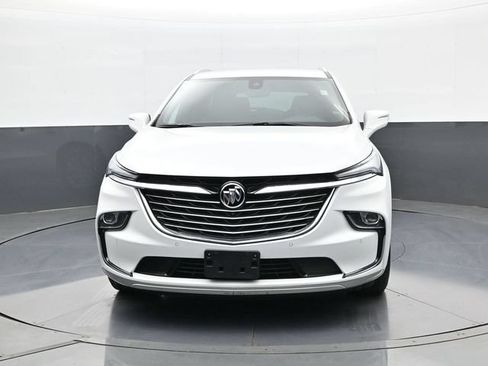 Used 2023 Buick Enclave Essence AWD/4WD image 2