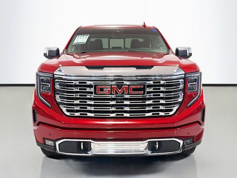 Used 2024 GMC Sierra 1500 Denali w/ Technology Package AWD/4WD image 2