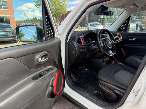 Used 2016 Jeep Renegade Trailhawk AWD/4WD image 13