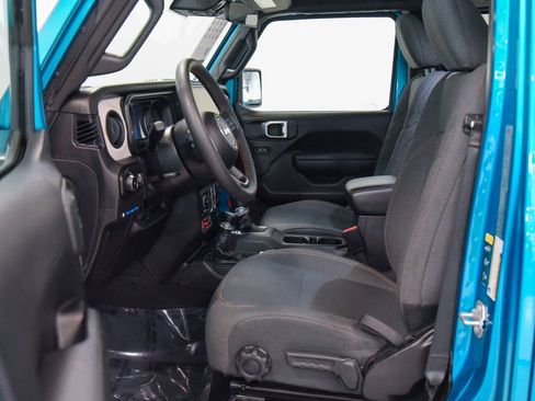 Used 2024 Jeep Wrangler Unlimited AWD/4WD image 2