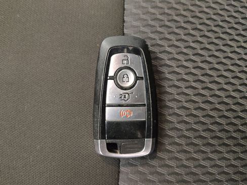 Used 2022 Ford Explorer XLT RWD image 32
