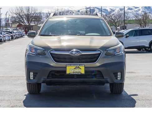 Used 2020 Subaru Outback Premium image 8