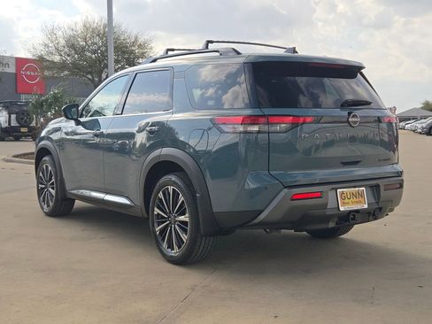New 2026 Nissan Pathfinder Platinum FWD image 5