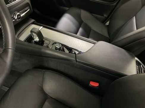 Certified 2023 Volvo XC90 B5 Core w/ Protection Package Premier image 16