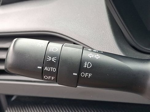 Used 2024 Subaru Crosstrek 2.0i Premium AWD/4WD image 24