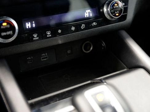 Used 2024 Mitsubishi Outlander SE image 24