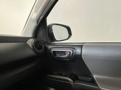 Used 2021 Toyota Tacoma SR w/ SR Convenience Package image 28