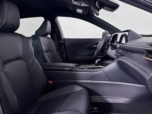 Used 2026 Toyota Crown Limited image 6