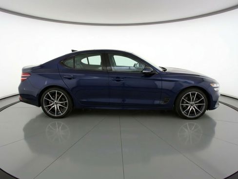 Used 2025 Genesis G70 2.5T image 11