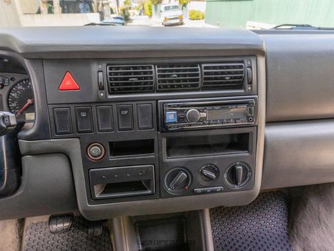 Used 2003 Volkswagen Eurovan MV image 26