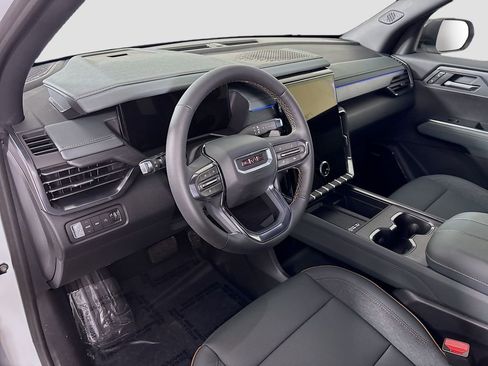 New 2026 GMC Acadia AT4 image 9