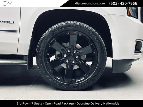 Used 2018 GMC Yukon Denali w/ Open Road Package AWD/4WD image 47