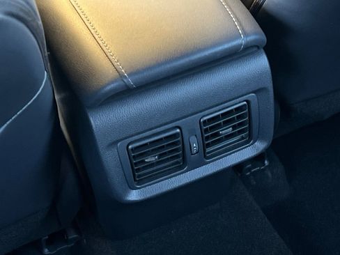 Certified 2024 Toyota Venza XLE image 16