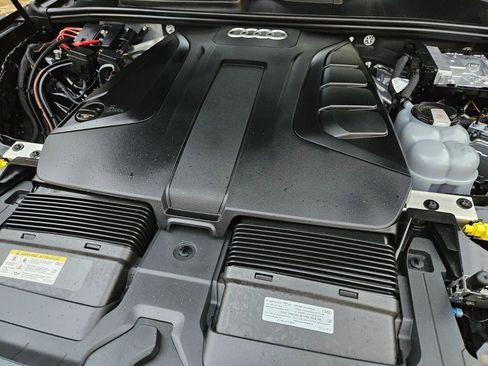 Certified 2025 Audi Q7 2.0T Premium w/ Convenience Plus Package image 29