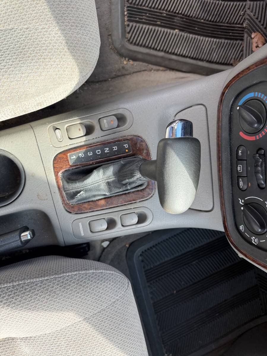 Used 2000 Saturn L-Series LS2 FWD image 36