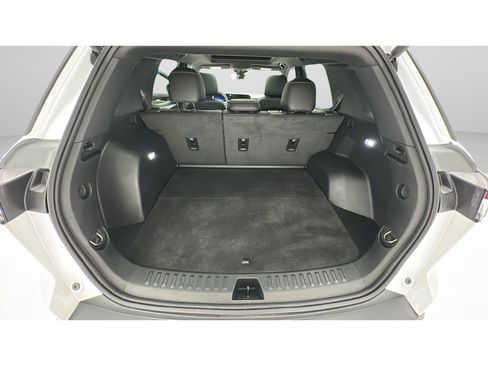 Used 2025 Chevrolet Equinox RS w/ Safety and Technology Package AWD/4WD image 24