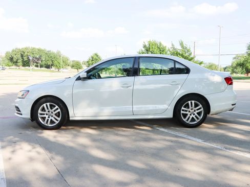 Used 2017 Volkswagen Jetta S image 4