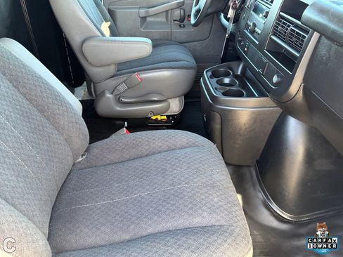 Used 2024 GMC Savana 2500 w/ Driver Convenience Package image 30