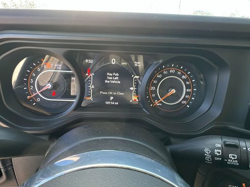 Certified 2024 Jeep Wrangler Sahara w/ Technology Group image 29
