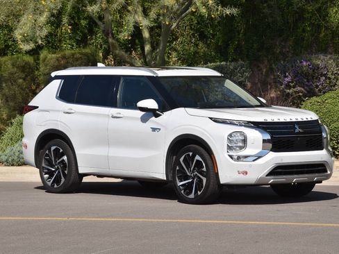 Used 2023 Mitsubishi Outlander SEL AWD/4WD image 13