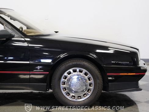 Used 1993 Cadillac Allante FWD image 31