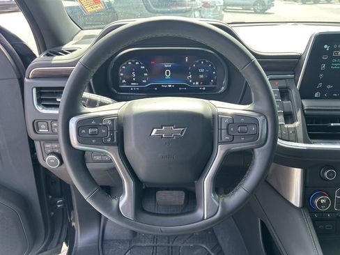 Used 2024 Chevrolet Suburban Z71 w/ Luxury Package image 21