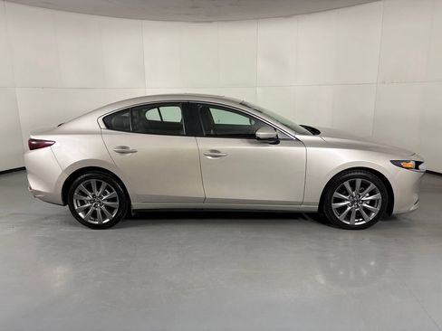 Used 2024 MAZDA MAZDA3 s FWD image 9