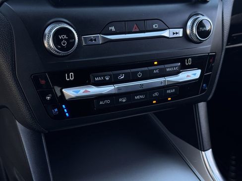 Used 2020 Ford Explorer Limited w/ Hybrid Equipment Group 310A image 21