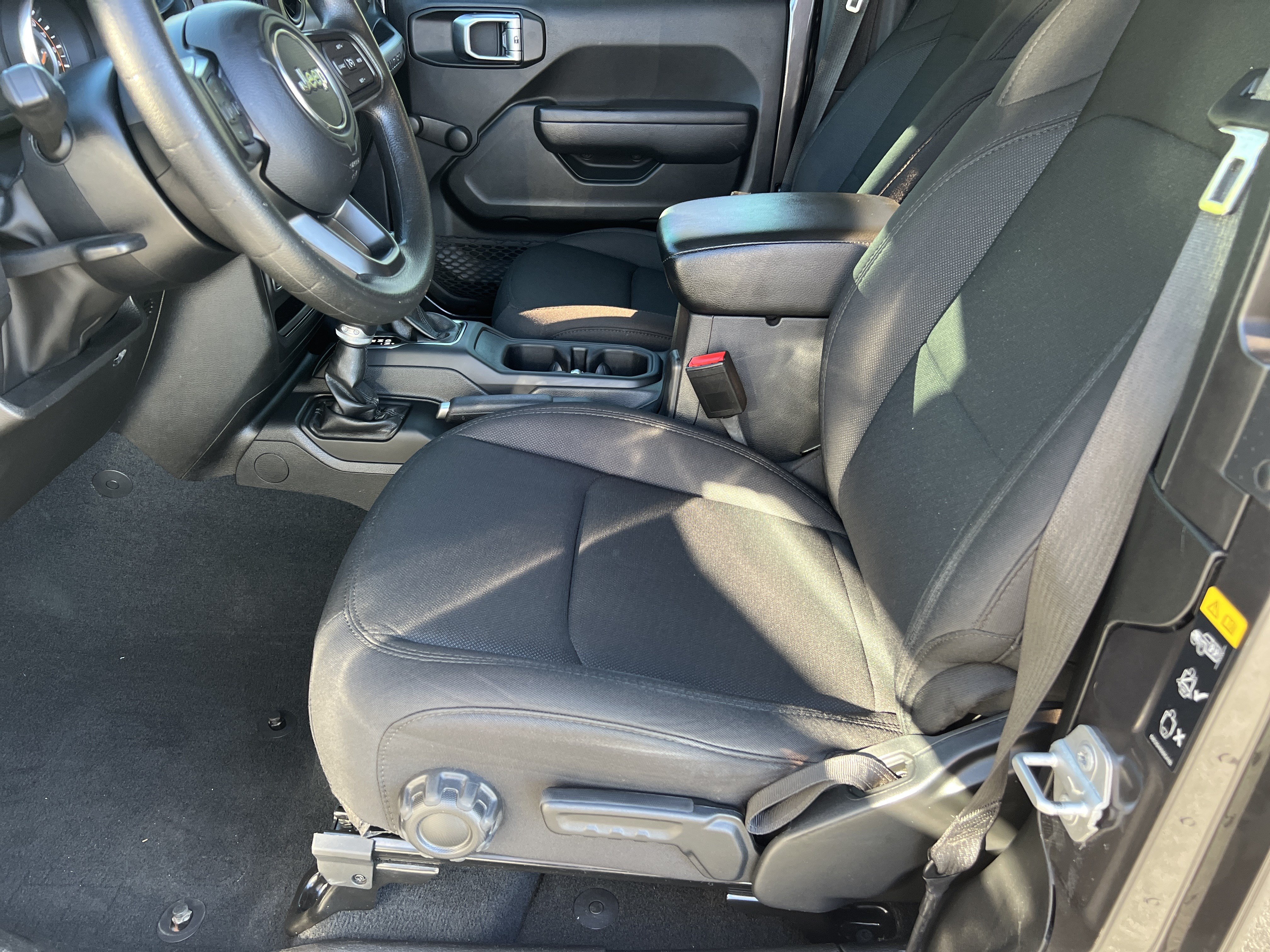 Used 2022 Jeep Wrangler Sport AWD/4WD image 11