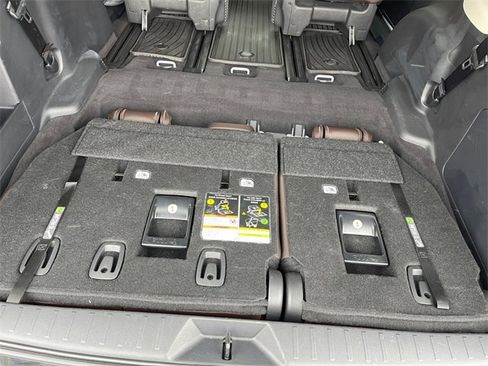 Used 2024 Toyota Sienna Platinum image 17