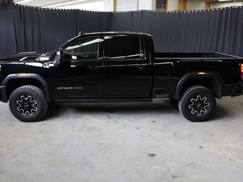 Used 2025 GMC Sierra 2500 AT4X AWD/4WD image 8