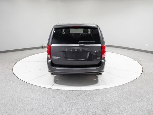 Used 2016 Dodge Grand Caravan SE FWD image 31