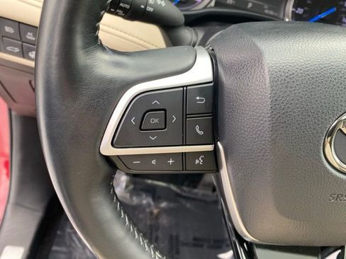 Used 2022 Toyota Highlander Limited image 22