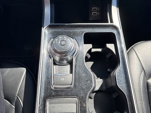 Used 2019 Ford Edge SEL w/ Cold Weather Package AWD/4WD image 14