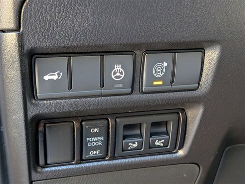 Used 2024 INFINITI QX80 Sensory image 17