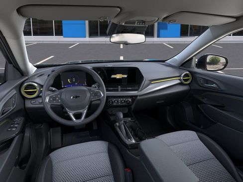 New 2026 Chevrolet Trax LT w/ Midnight Edition FWD image 18
