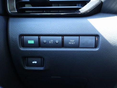 New 2025 Nissan Sentra SV image 15